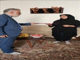 دیدار رئيس بنیاد شهید و امور ایثارگران شهرستان فیروزکوه از دختر شهید در روز دختر