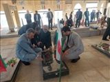 گلباران مزار شهدا شهرستان فیروزکوه همزمان با اولین روز از هفته دولت 