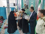 تجلیل از خانواده‌های باشکوه در نماز جمعه به مناسبت هفته ملی جمعیت
