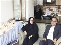 فرماندار فیروزکوه با مادر شهید محسن عمران عیادت و دیدار کرد